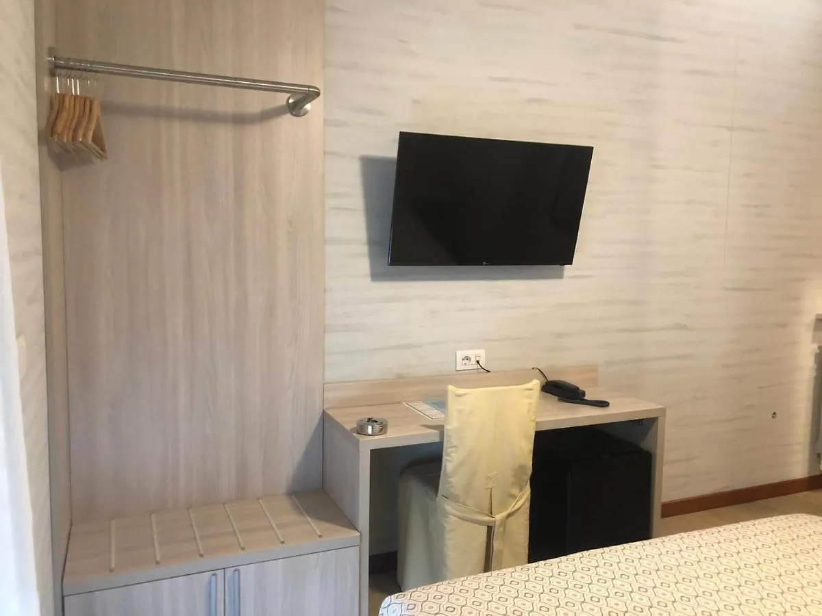 Hotel Fiordaliso Sirmione 2*,